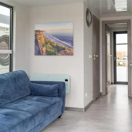 Houseboat Lunowo